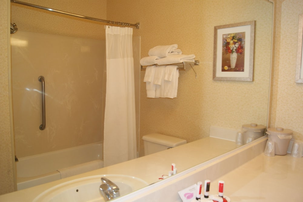 Room, 2 Queen Beds, Non Smoking - Photo 7