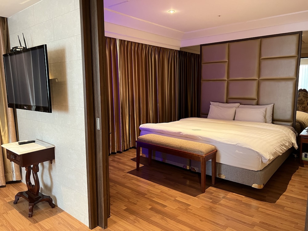 Luxury Suite photo 3