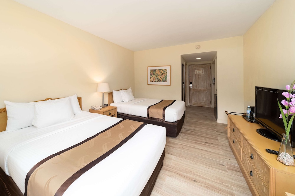 Standard Room, 2 Queen Beds, Non Smoking - Photo 5