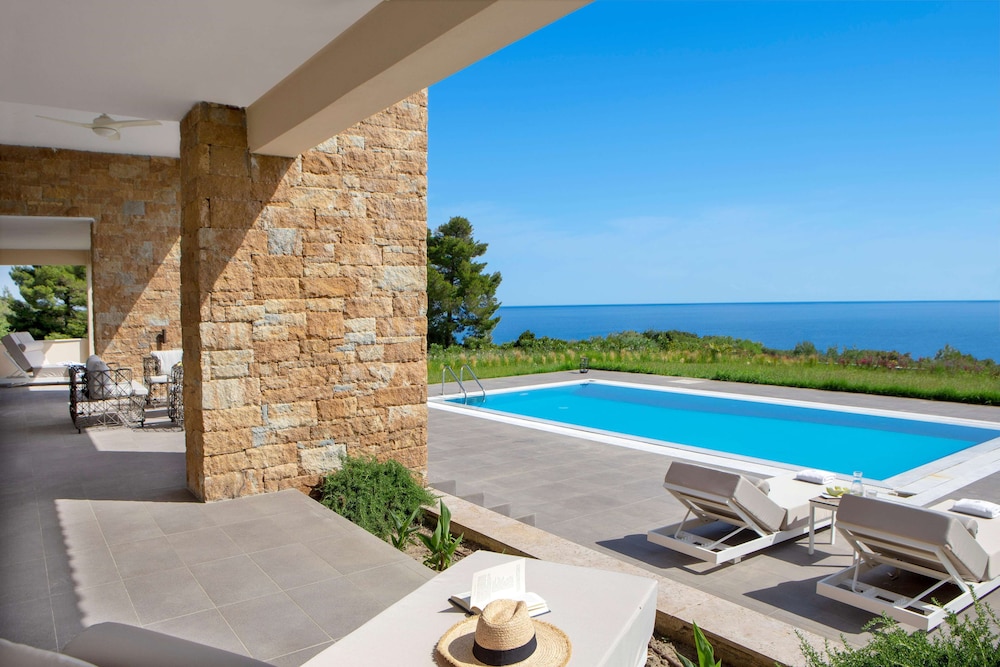 Royal Villa, 2 Bedrooms, Private Pool - Photo 13