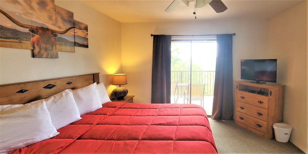 Condo, 3 Bedrooms photo 3