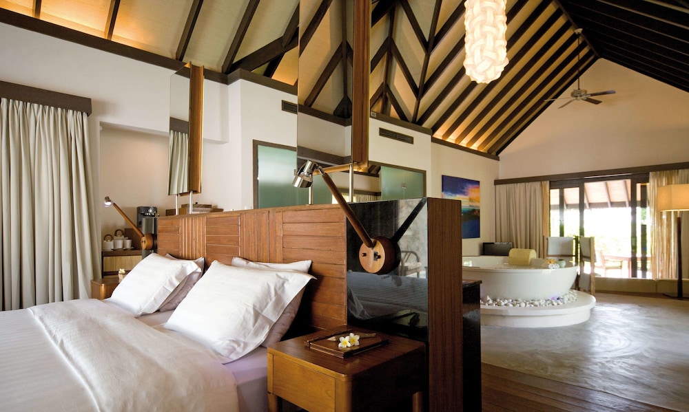Beach Villa with Private Pool photo 3
