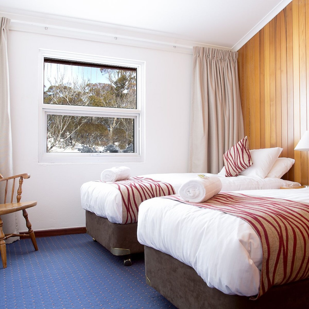 Classic Twin Room, 2 Twin Beds photo 2