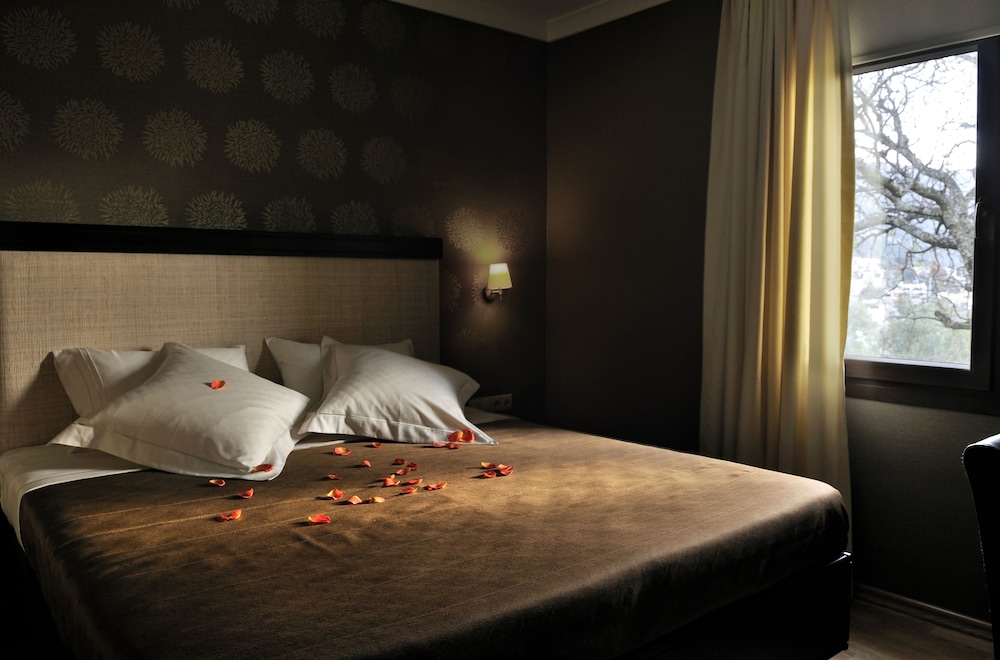 Superior Suite with Balcony & Sea View photo 1