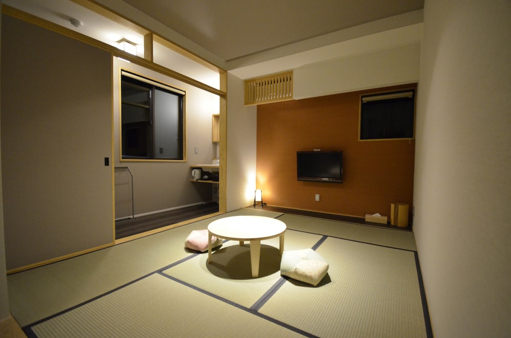 Japanese Style 6 Tatami - Shared Bath photo 2