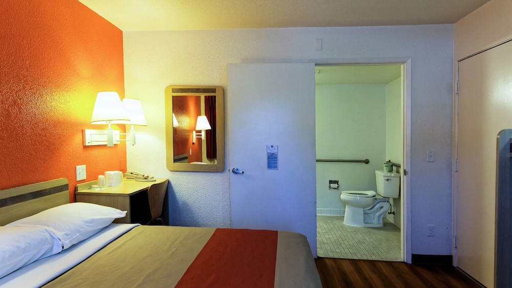 Deluxe Room, 1 Double Bed, Accessible, Non Smoking photo 3