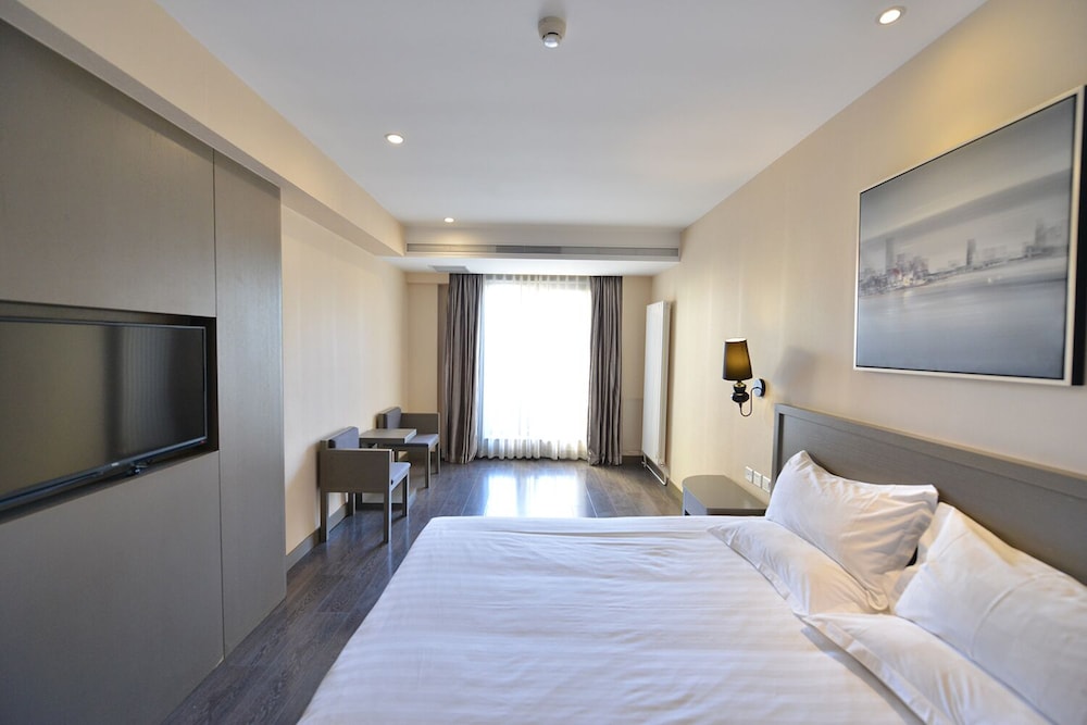 Premier Room