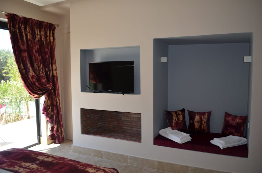 Deluxe Double Room, Smoking
