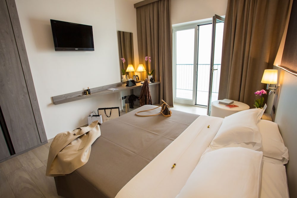 Standard Double Room, Balcony, Sea View photo 2