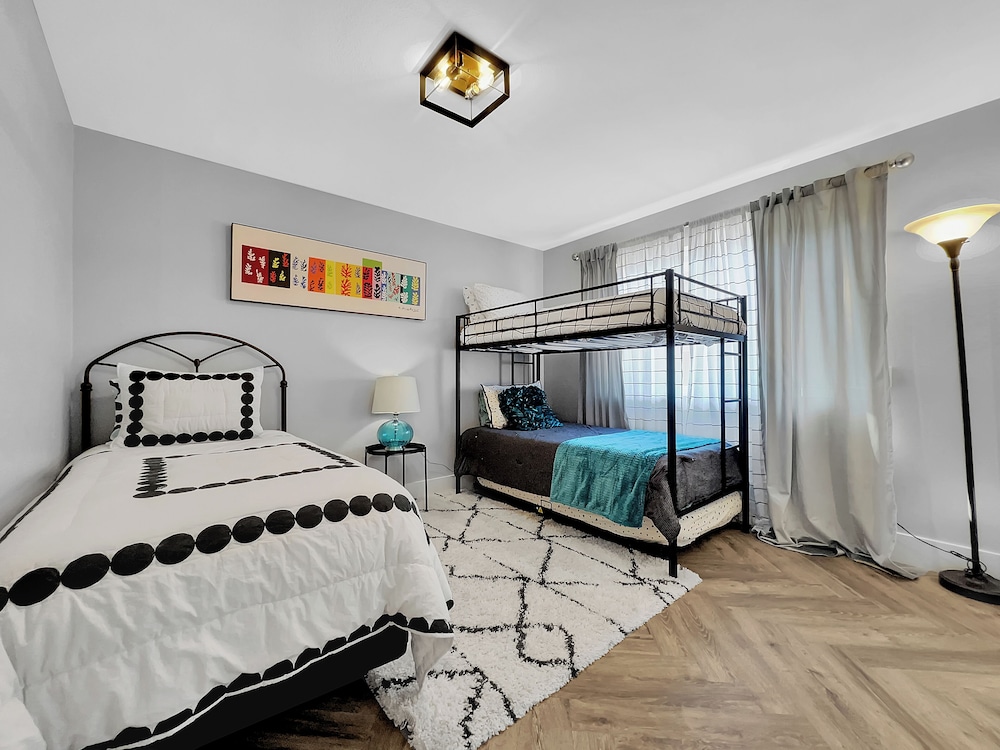 House, Multiple Beds, Patio, City View (Los Lagos Mesa) photo 1