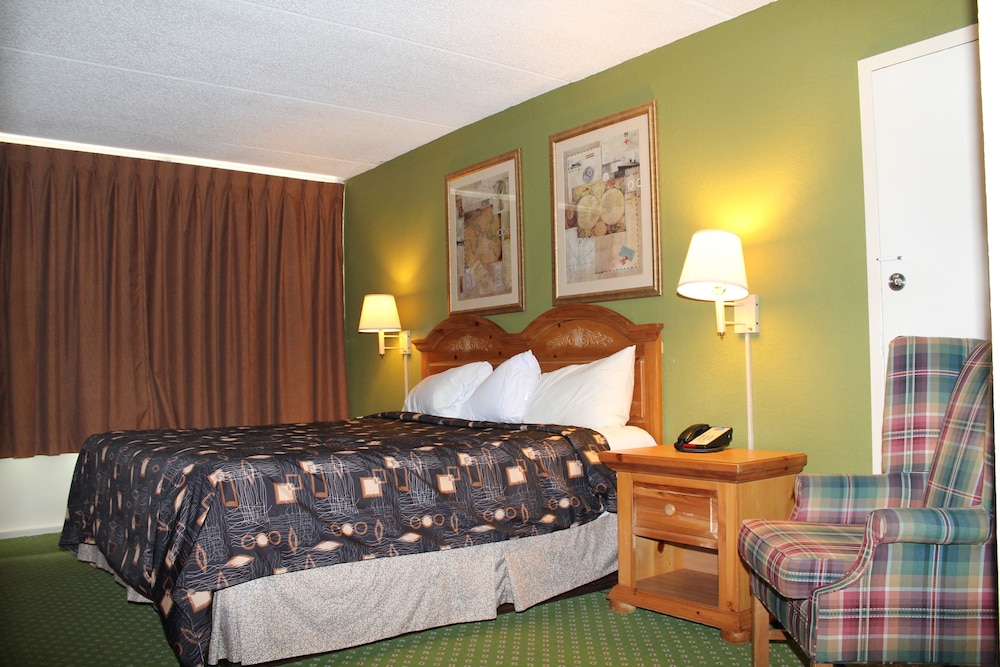 Standard Room, 1 King Bed, Non Smoking photo 2