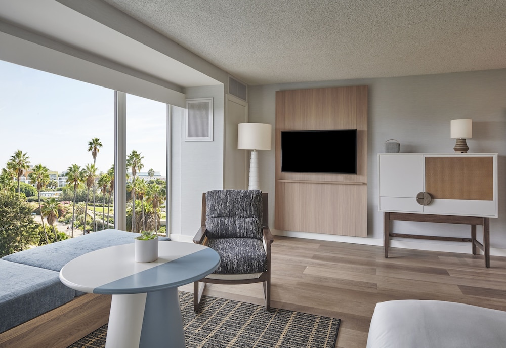 Coastal Suite thumbnail 5