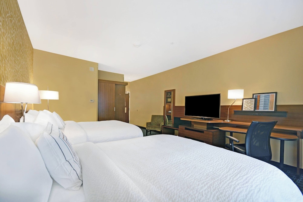 Room, 2 Queen Beds - Photo 1