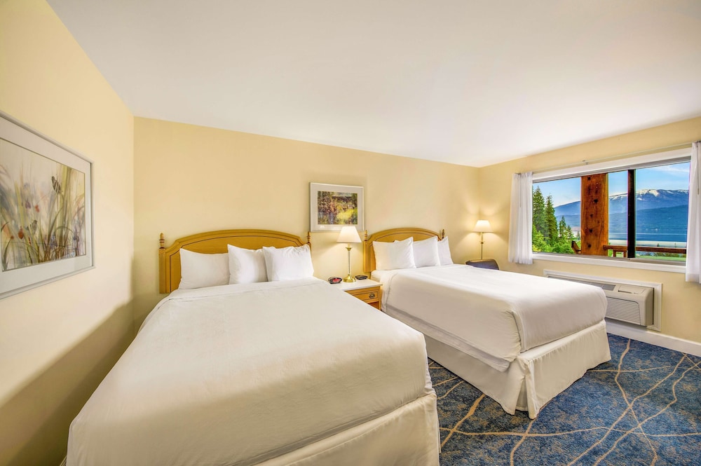Standard Room, 2 Queen Beds, Non Smoking, Lake View photo 1