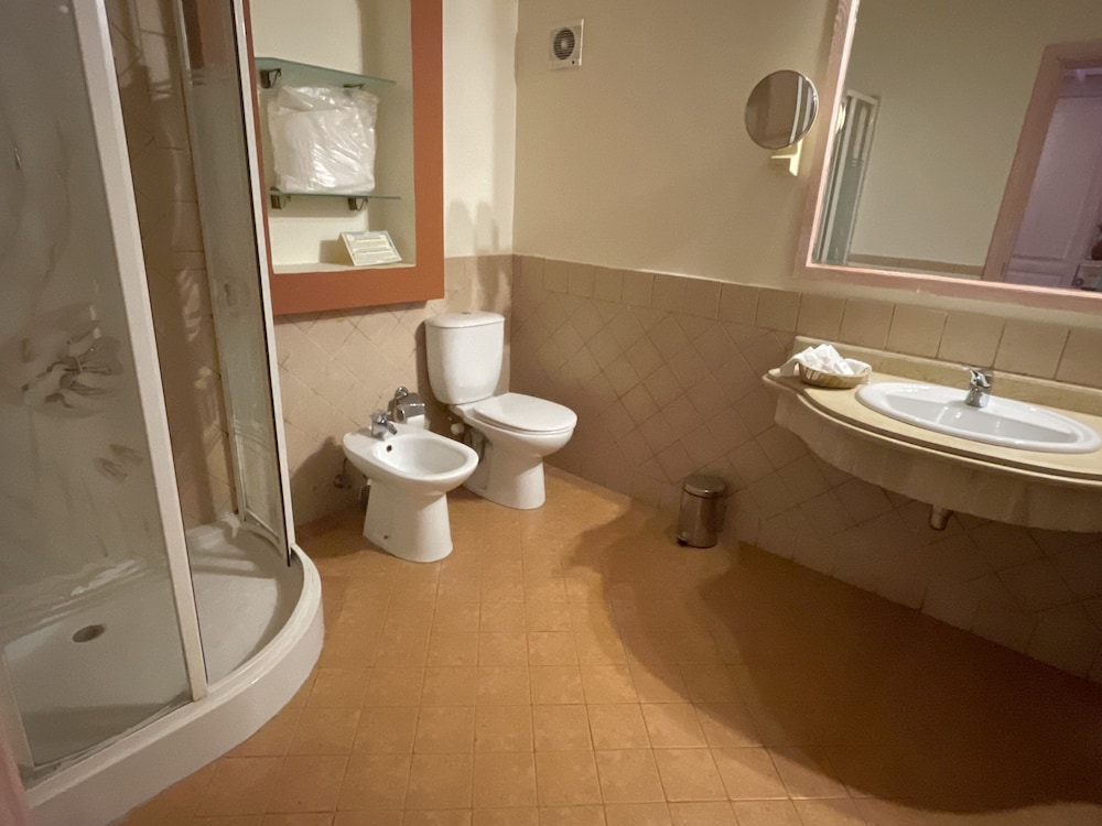 Standard Double or Twin Room, Garden View - Photo 27