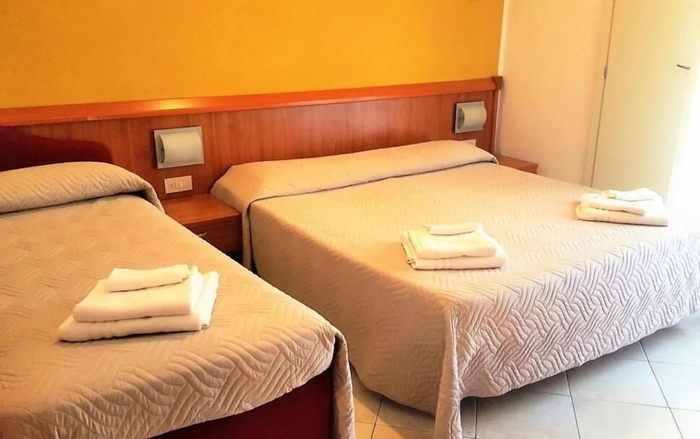 Basic Triple Room