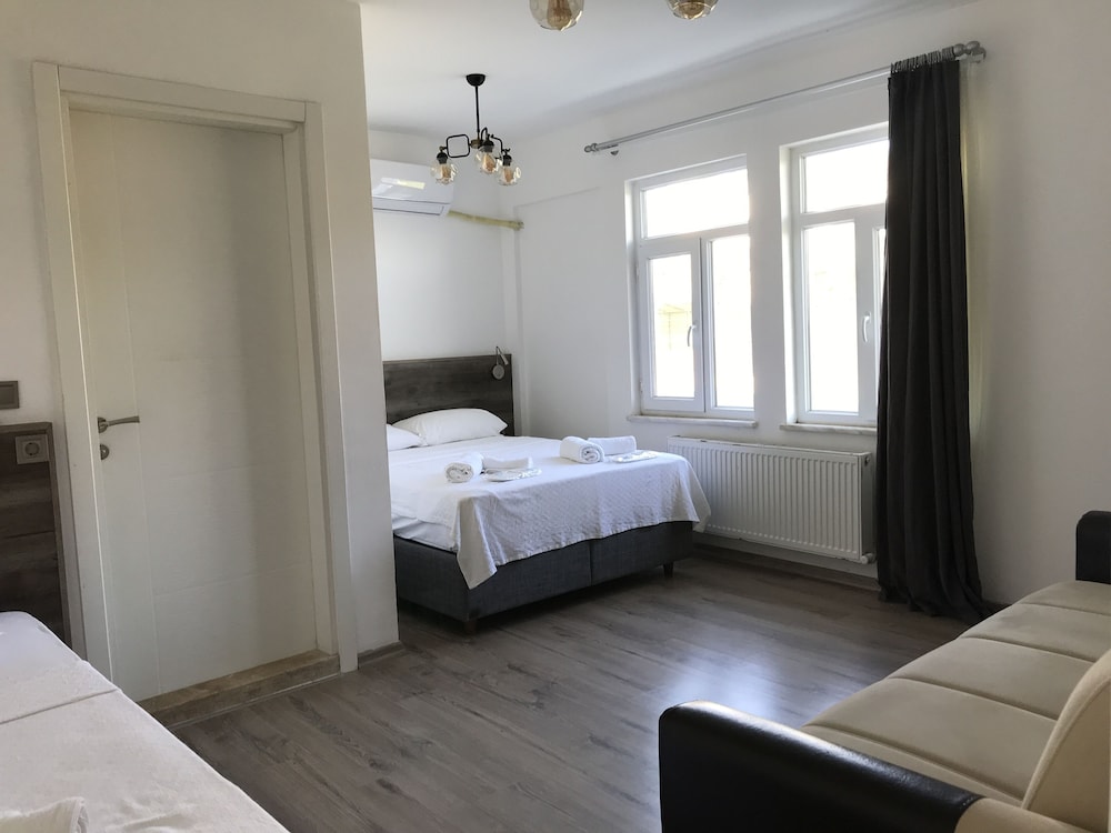 Triple Room, Garden View, Ground Floor