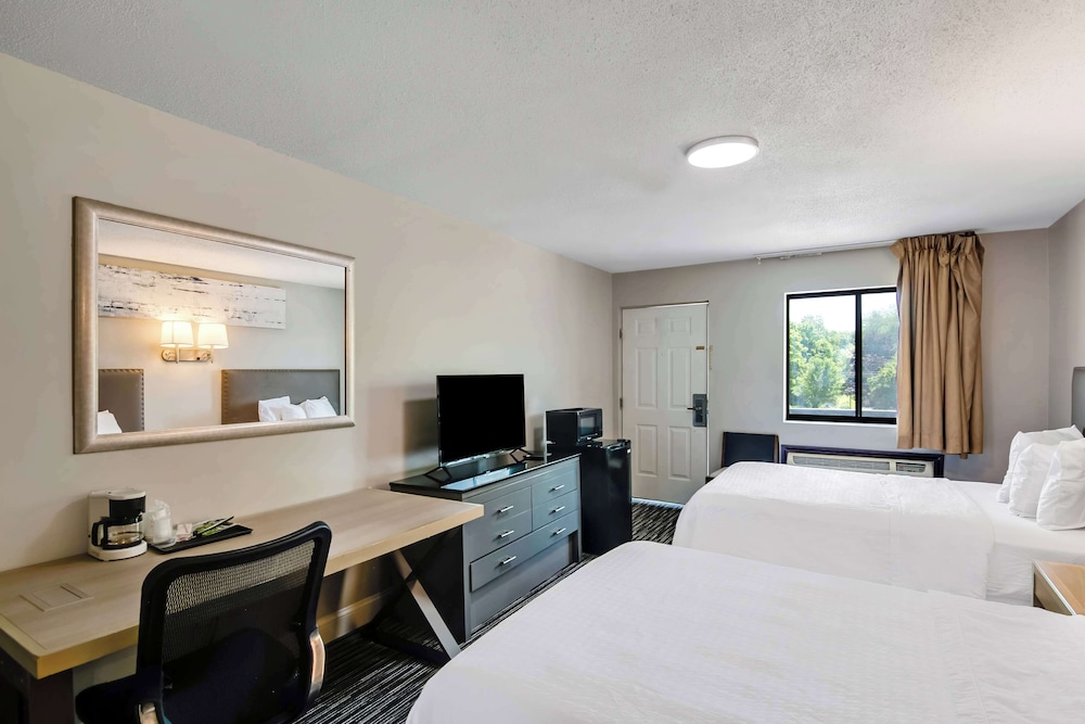 Room, 2 Queen Beds, Non Smoking - Photo 3