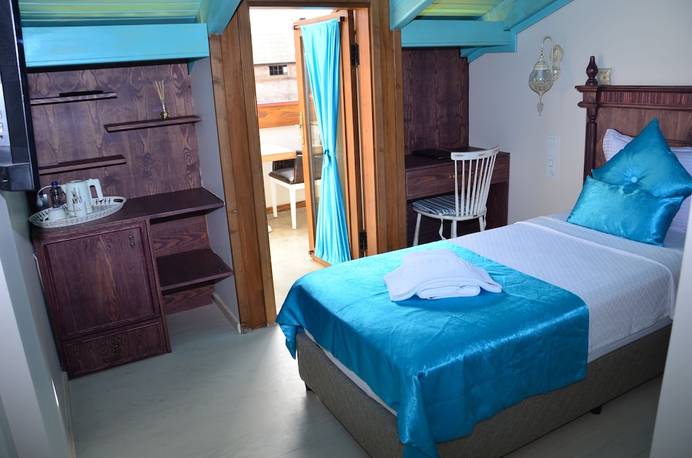 Economy Single Room, 1 Twin Bed, Balcony photo 2