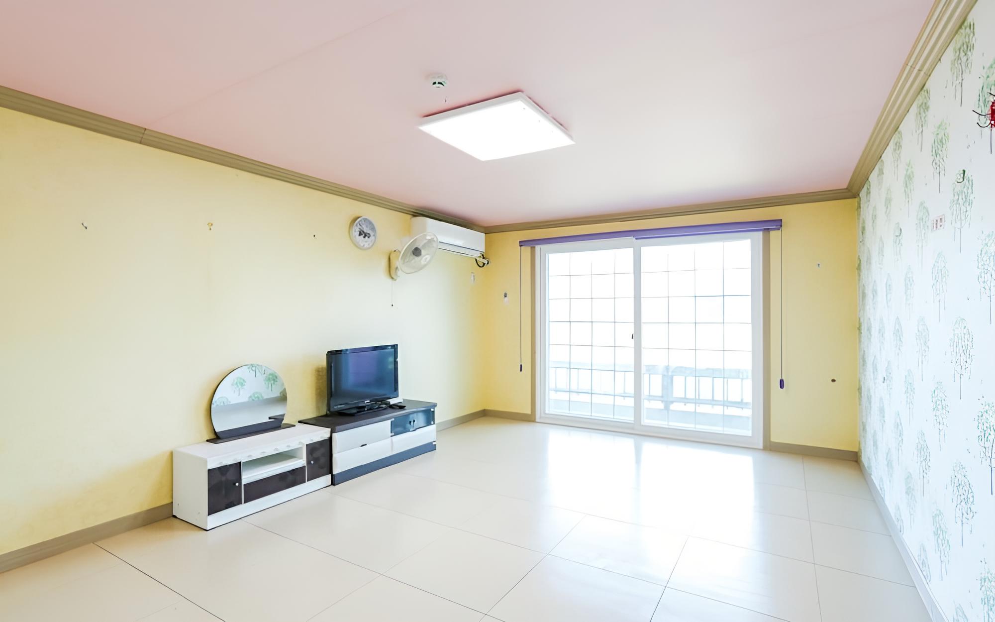 Room (Green) photo 3