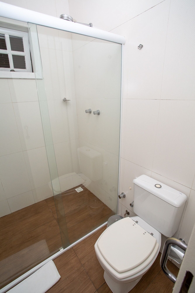 Superior Chalet, 1 Bedroom, Hot Tub, Garden View photo 2