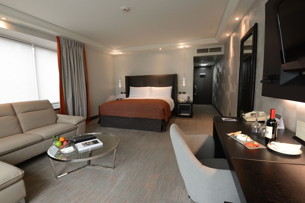 Premium Room, 1 King Bed, Tower (Main Tower) - Photo 2