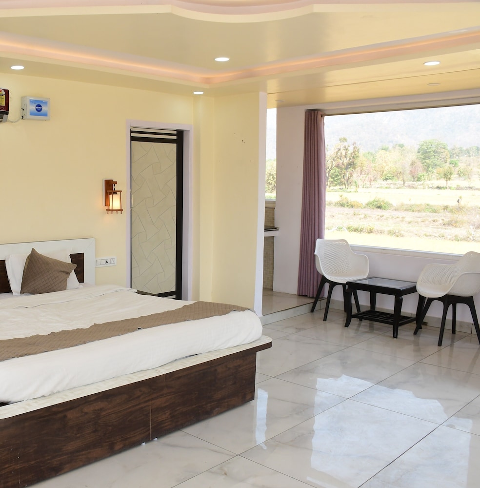 Honeymoon Suite Room