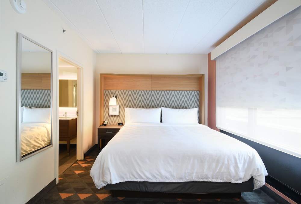 Suite, 2 Queen Beds (Bath Shower Combination) - Photo 1