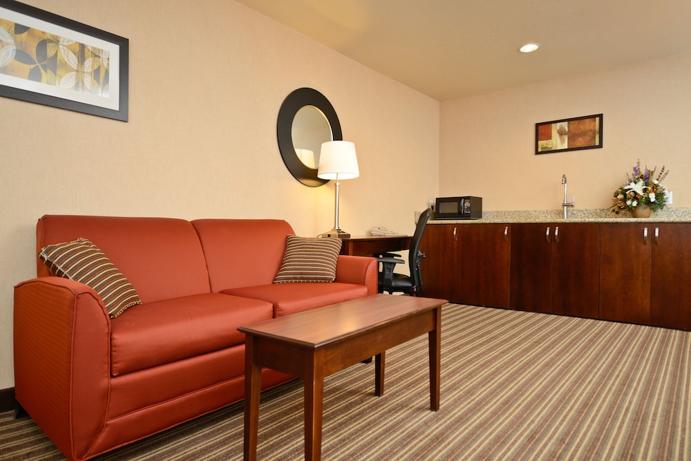 Deluxe Room, Multiple Beds (Two Queen Beds with a Sofa Bed) photo 1