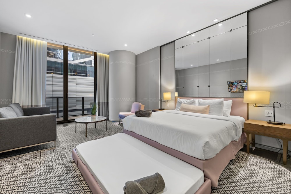 Luxury Studio Suite, 1 King Bed with Sofa bed, City View photo 1