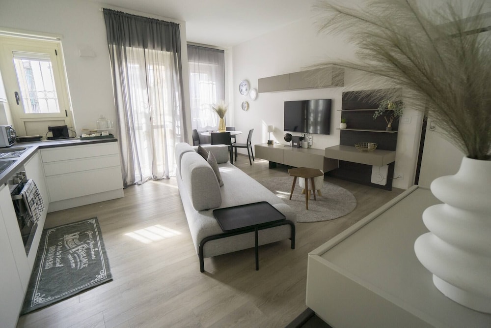 Apartment, 2 Bedrooms, Balcony, City View