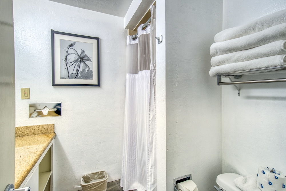 Junior Suite, Multiple Beds, Balcony, Partial Ocean View - Photo 13