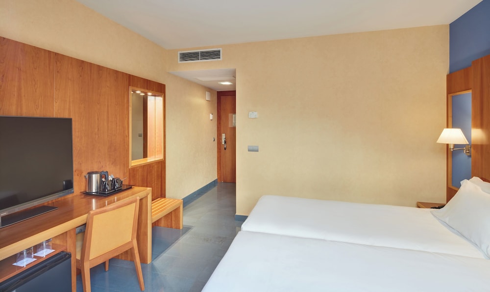 Classic Twin Room - Photo 2