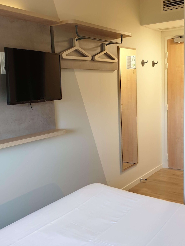 Standard Room, 1 Double Bed - Photo 13