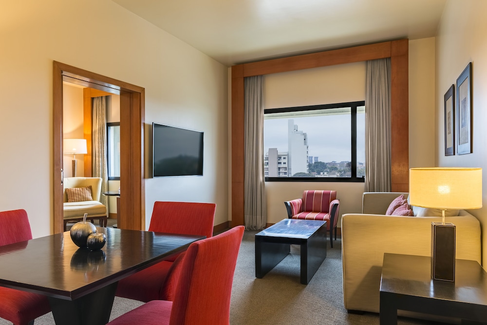 Executive Suite, 1 King Bed - Photo 5