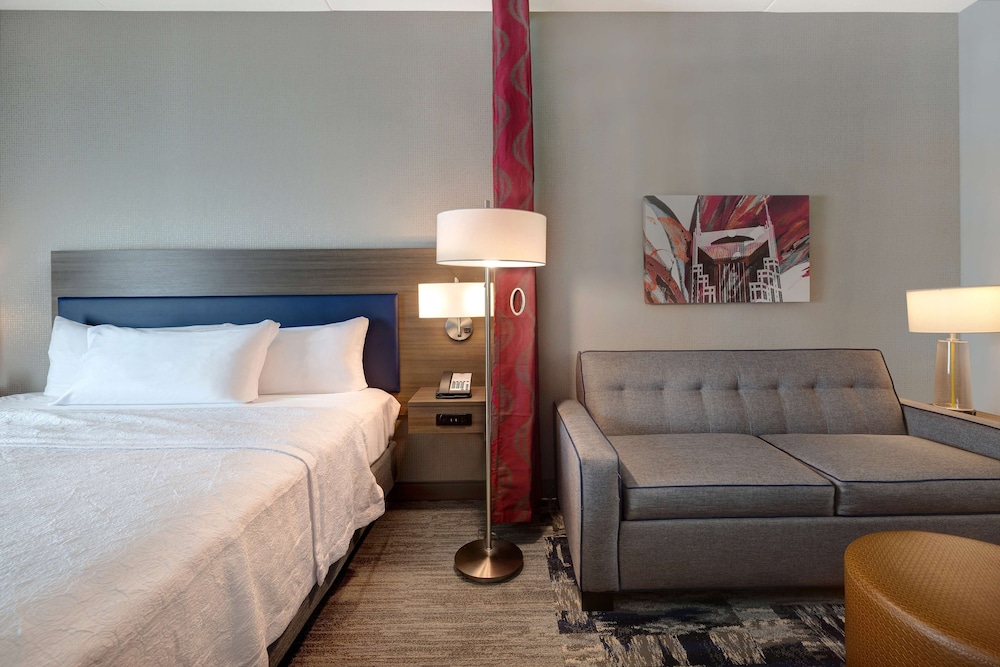 Studio, 1 King Bed, Accessible (Hearing)