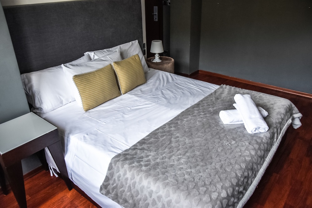 Standard Double Room - Photo 2