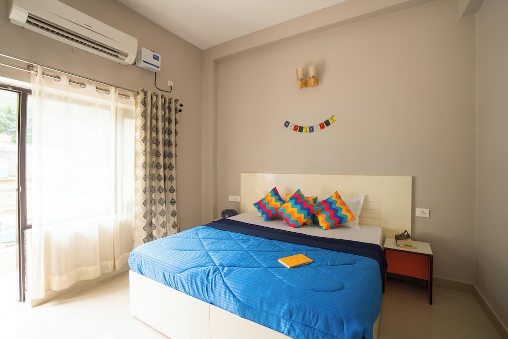 Deluxe private Ac room With Ensuite Bathroom - Photo 1