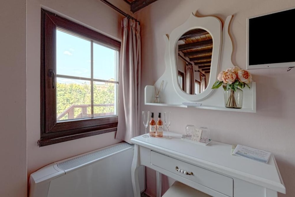 G-Elite Double or Twin Room, River View photo 3