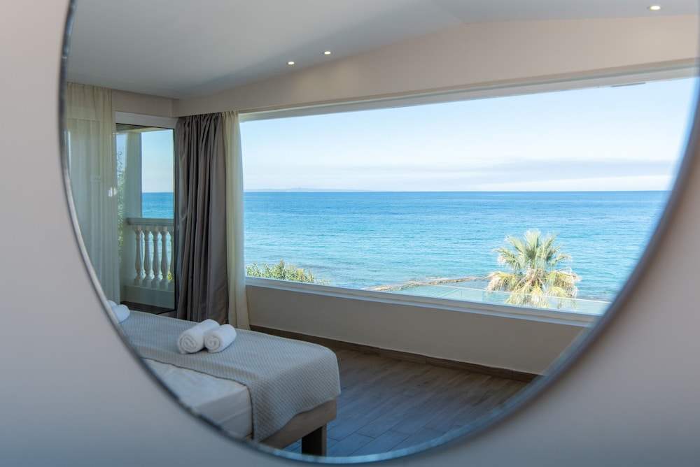 Deluxe Suite, Sea View photo 2