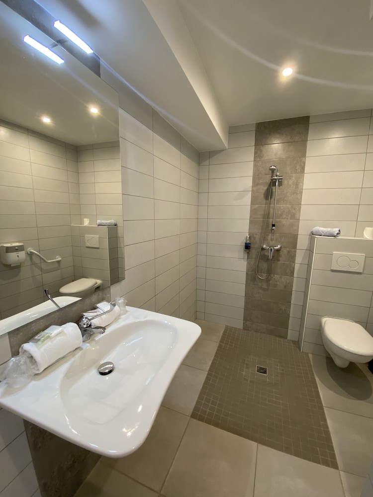 Triple Room, Pool View photo 3