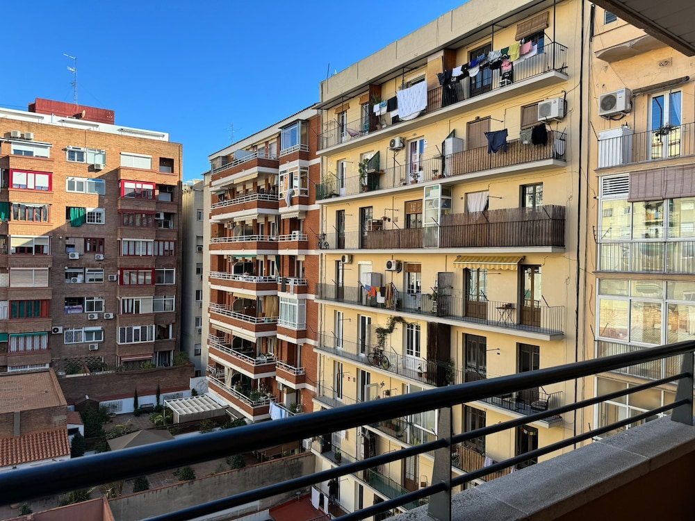 Apartment, 2 Bedrooms, Balcony, Courtyard View photo 3