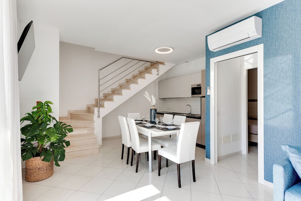 Apartment, 3 Bedrooms, Terrace, Tower