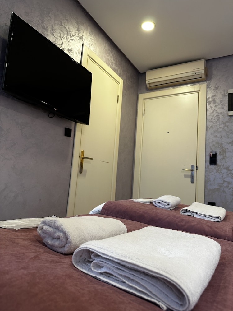 Luxury Twin Room, City View photo 2