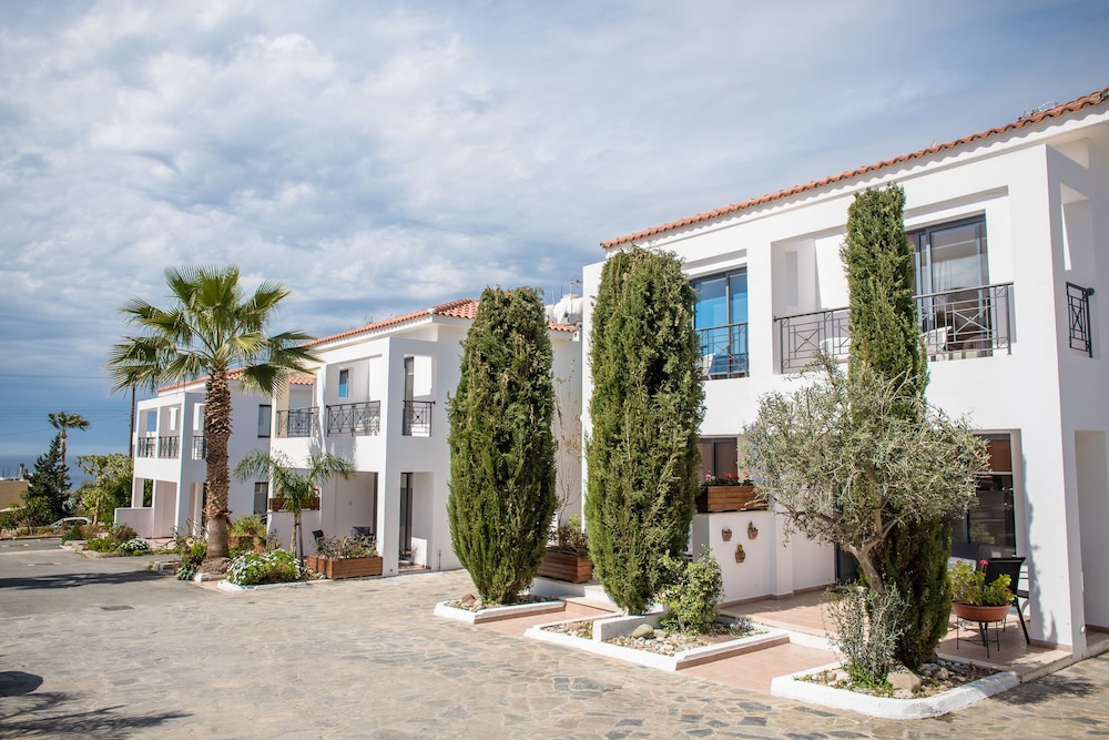 Superior Apartment, 2 Bedrooms, Sea View (Private Garden / Split Level) photo 1