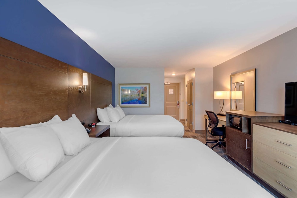 Standard Room, 2 Queen Beds, Non Smoking photo 1