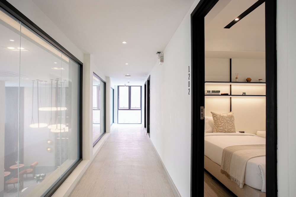 Deluxe Twin Room, Non Smoking photo 2
