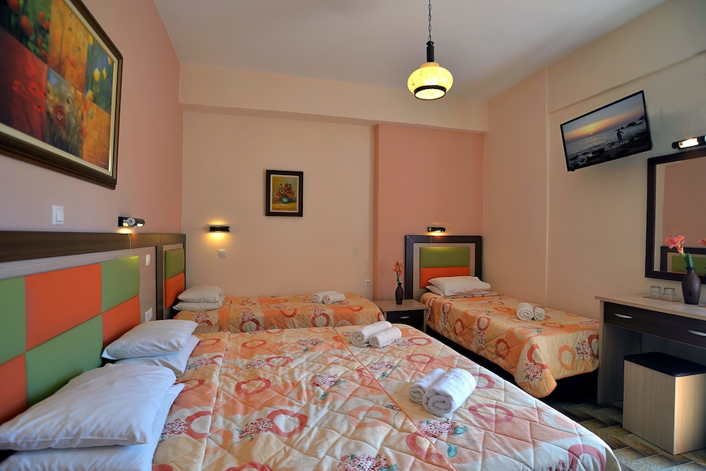 Quadruple Room - Photo 3