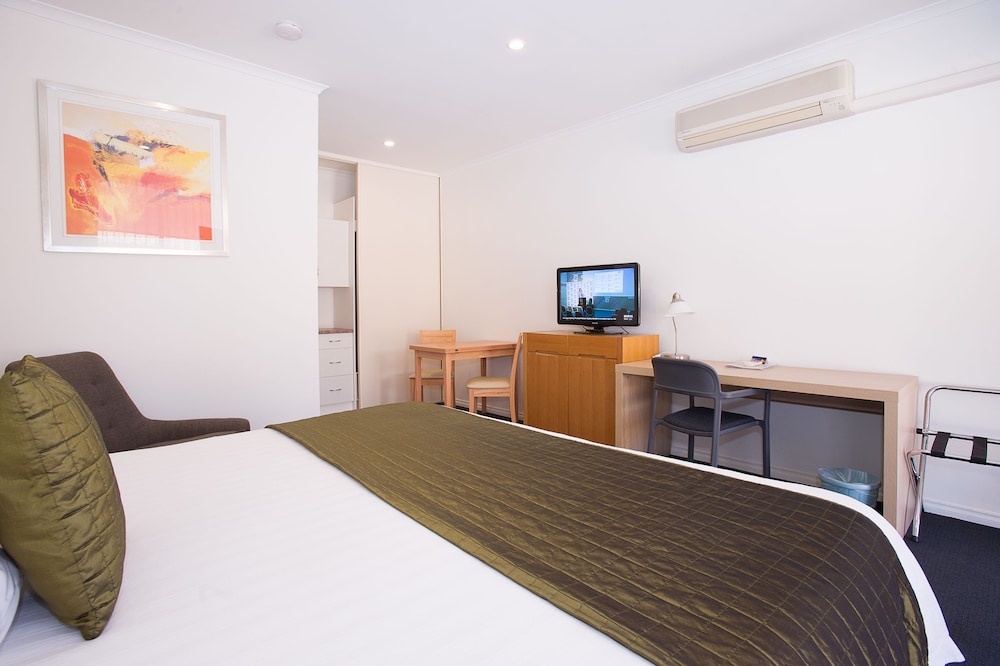 Executive Suite, 1 King Bed - Photo 5