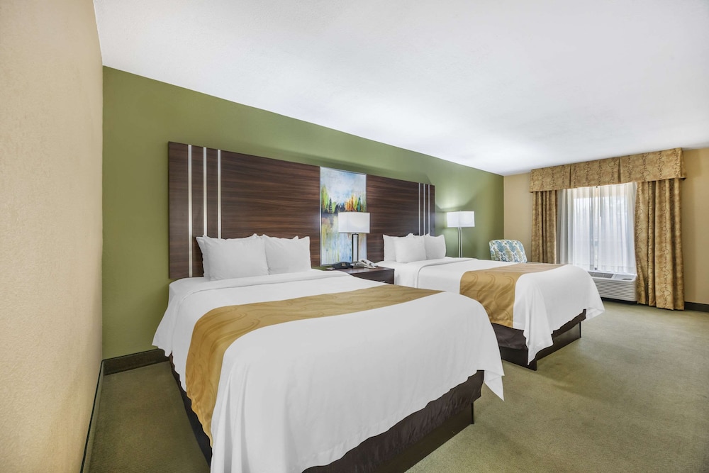 Standard Room, 2 Queen Beds, Non Smoking - Photo 1